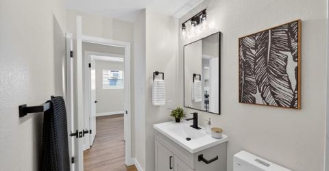 327 22nd St, Sacramento, CA 95816 Photo