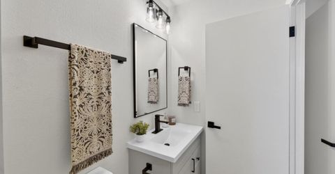 327 22nd St, Sacramento, CA 95816 Photo