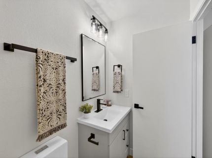 327 22nd St, Sacramento, CA 95816 Photo