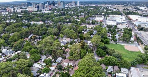 327 22nd St, Sacramento, CA 95816 Photo