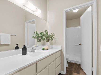 5925 Creighton Way, Sacramento, CA 95842 Photo