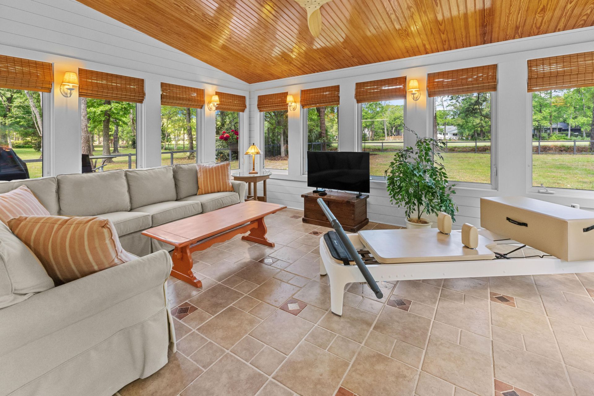 1088 Deleisseline Boulevard Photo 14