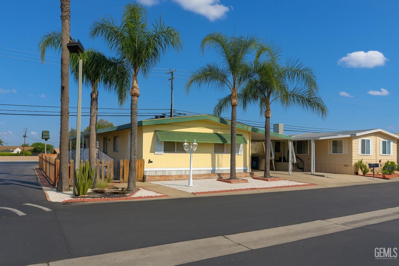 1 Tee Lane, Bakersfield, CA 93308 Main Photo