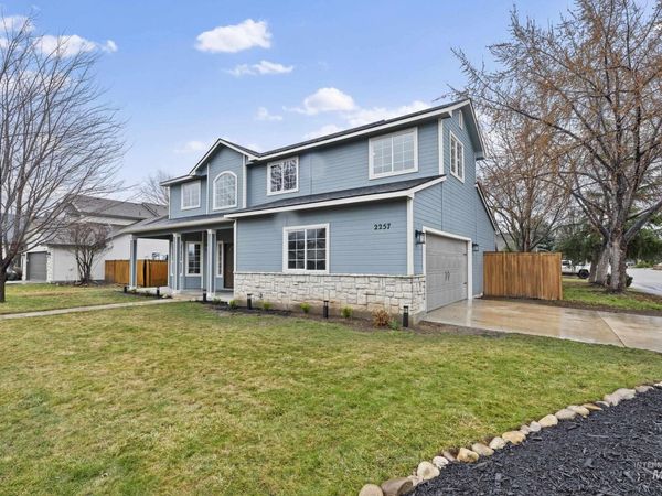 2257 W Pebblestone St, Meridian, ID 83646
