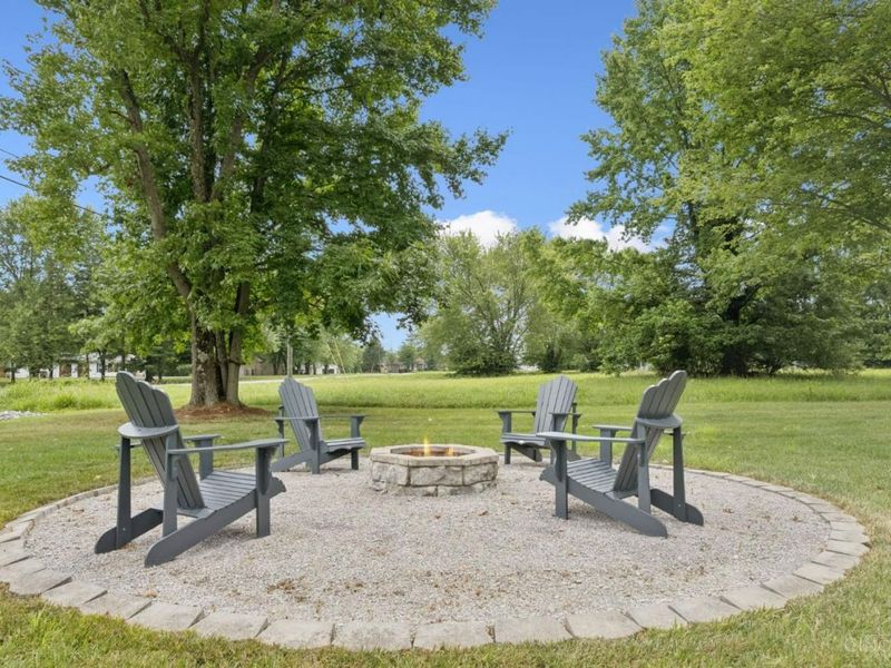 559 Waynoka Drive, Franklin Twp, OH 45171 Photo 10