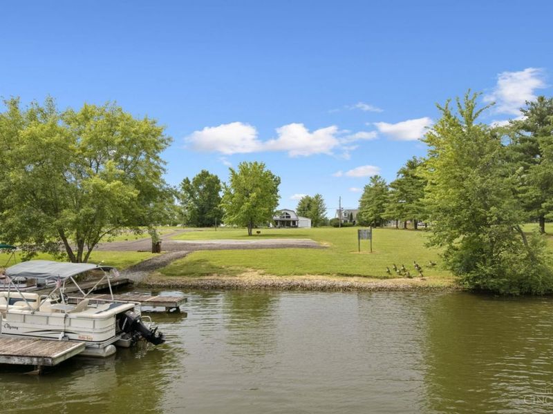 559 Waynoka Drive, Franklin Twp, OH 45171 Photo 4