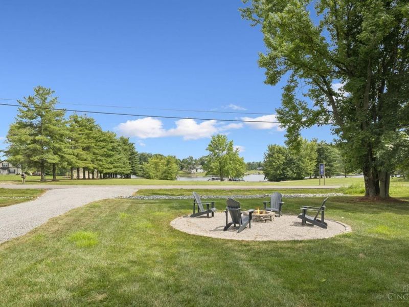 559 Waynoka Drive, Franklin Twp, OH 45171 Photo 7