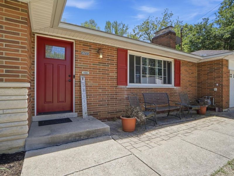 5655 Midforest Lane, Cincinnati, OH 45233 Photo 2