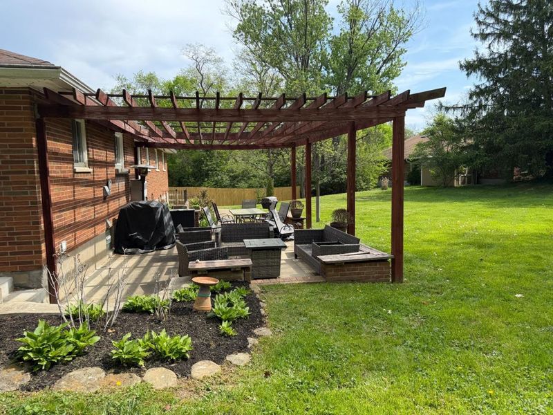 5655 Midforest Lane, Cincinnati, OH 45233 Photo 2