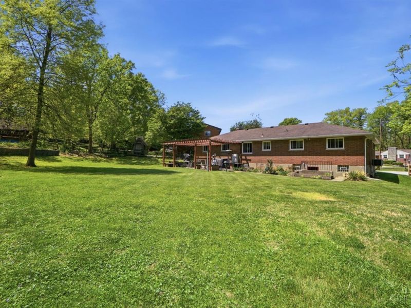 5655 Midforest Lane, Cincinnati, OH 45233 Photo 23