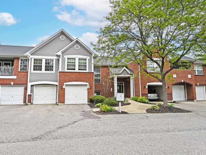 11971 Olde Dominion Drive, Unit 7, Symmes Township, OH 45249 Photo 1