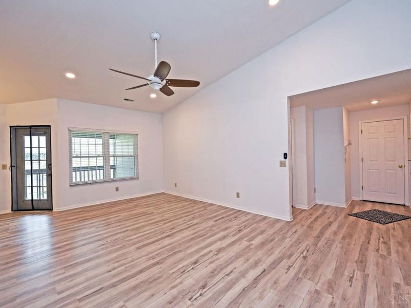 11971 Olde Dominion Drive, Unit 7, Symmes Township, OH 45249 Photo 4