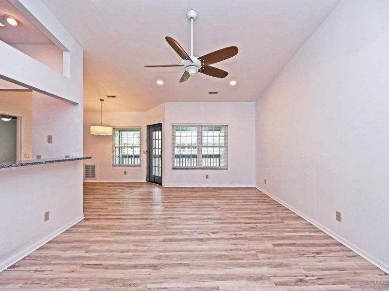 11971 Olde Dominion Drive, Unit 7, Symmes Township, OH 45249 Photo 5