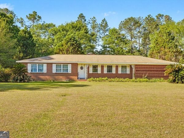 803 E Barnard Street, Glennville, GA 30427