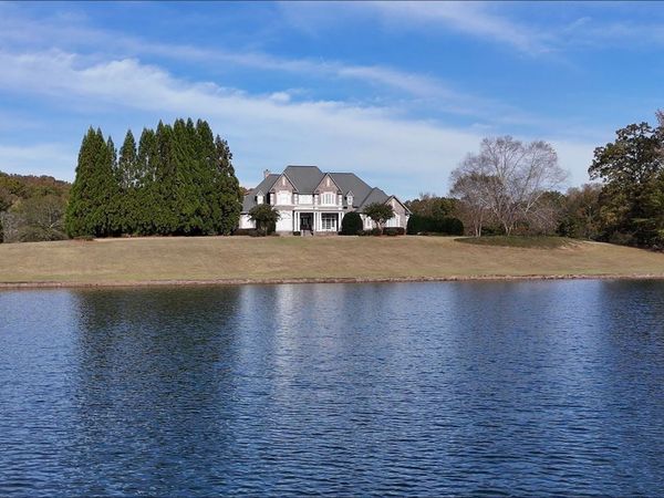 431 Abrams Road SE, Silver Creek, GA 30173