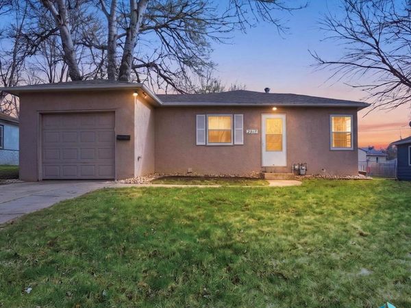 2917 E 18th St, Sioux Falls, SD 57103