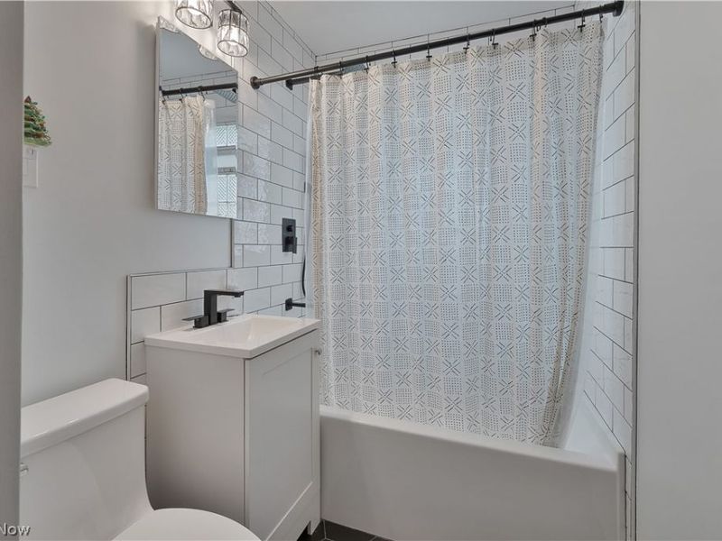 4649 Waseka Lane, Youngstown, OH 44512 Photo 16