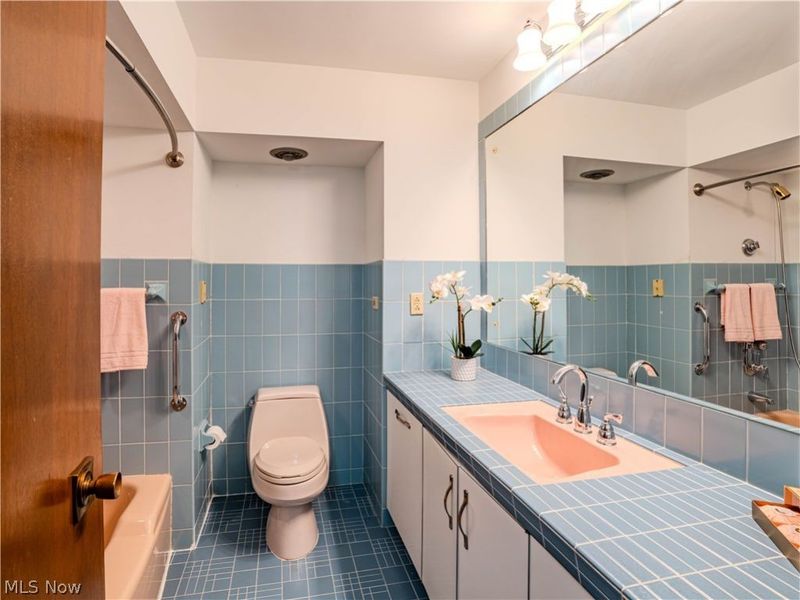 10073 Delsy Drive , North Royalton, OH 44133 Photo 14