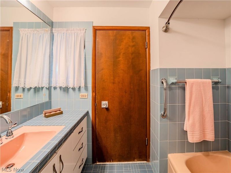 10073 Delsy Drive , North Royalton, OH 44133 Photo 15