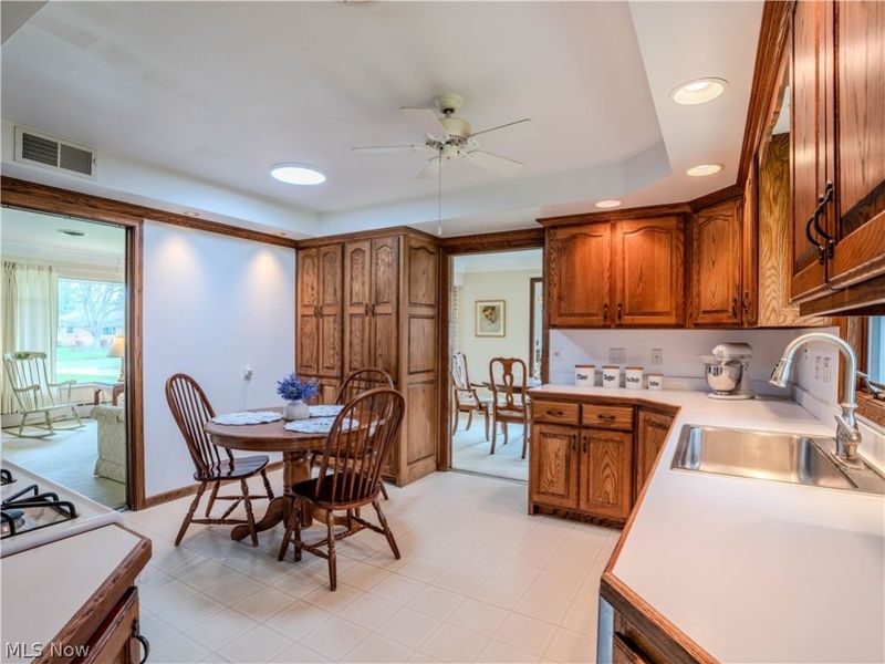 10073 Delsy Drive , North Royalton, OH 44133 Photo 7