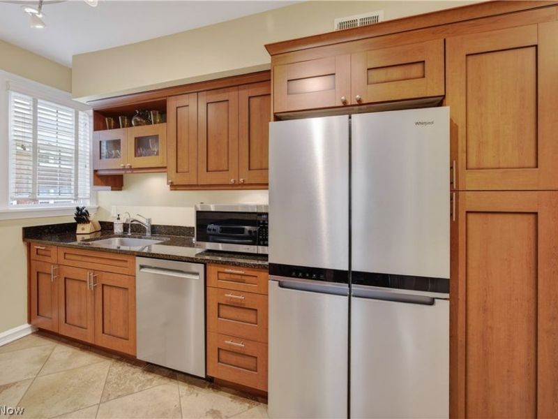 2808 Van Aken Boulevard, Unit 3, Cleveland, OH 44120 Photo 14