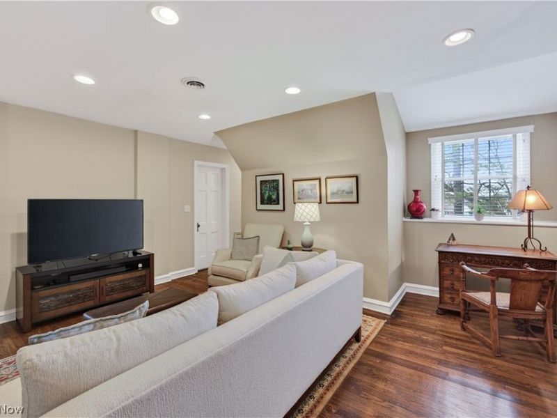 2808 Van Aken Boulevard, Unit 3, Cleveland, OH 44120 Photo 23