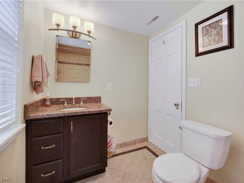 2808 Van Aken Boulevard, Unit 3, Cleveland, OH 44120 Photo 31