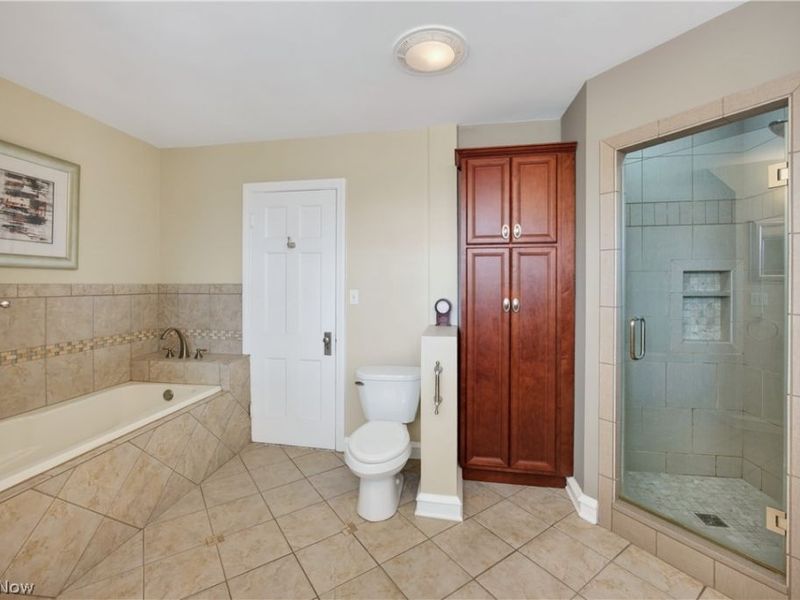 2808 Van Aken Boulevard, Unit 3, Cleveland, OH 44120 Photo 38