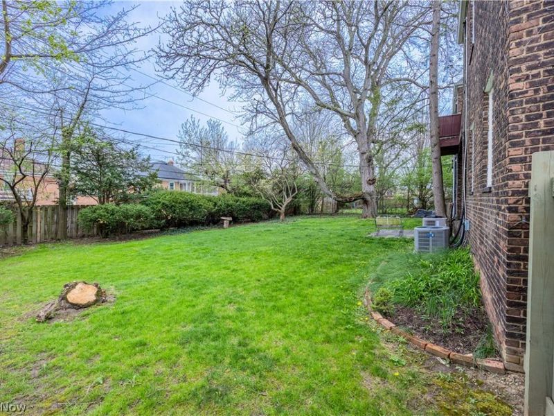 2808 Van Aken Boulevard, Unit 3, Cleveland, OH 44120 Photo 45