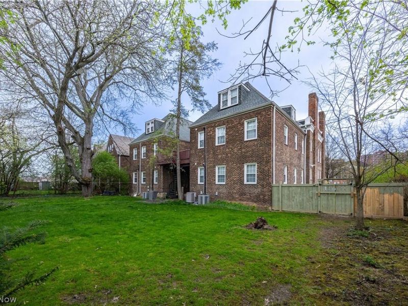 2808 Van Aken Boulevard, Unit 3, Cleveland, OH 44120 Photo 46