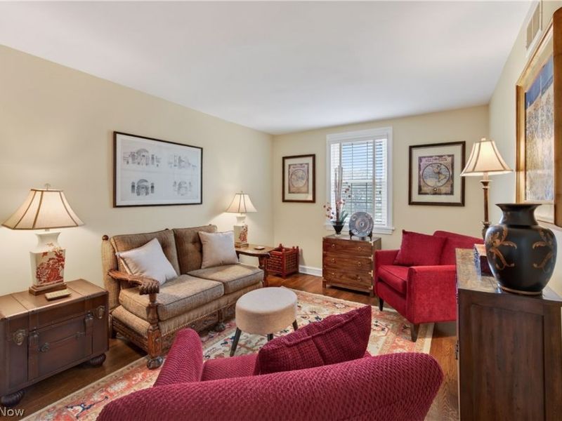 2808 Van Aken Boulevard, Unit 3, Cleveland, OH 44120 Photo 8