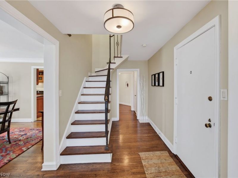 2808 Van Aken Boulevard, Unit 3, Cleveland, OH 44120 Photo 9