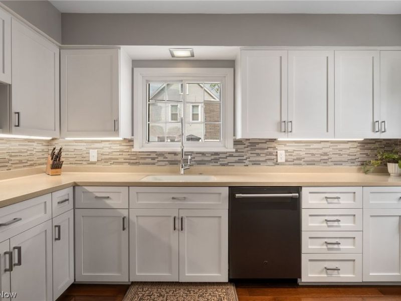 1446 Elbur Avenue , Lakewood, OH 44107 Photo 13