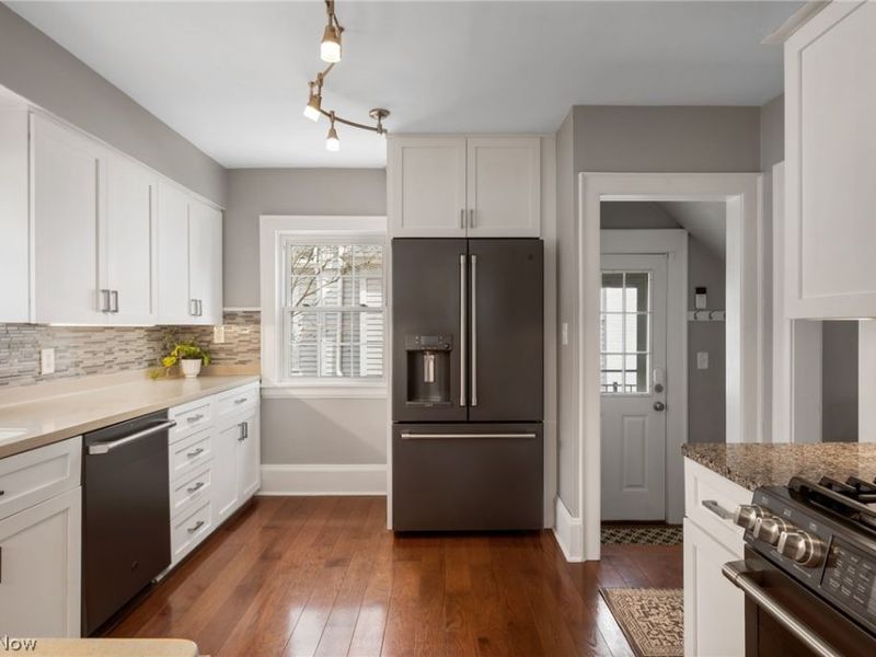 1446 Elbur Avenue , Lakewood, OH 44107 Photo 5