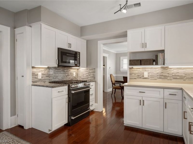 1446 Elbur Avenue , Lakewood, OH 44107 Photo 6