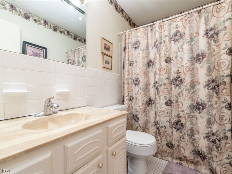 2202 Acacia Park Drive, Unit 2317, Lyndhurst, OH 44124 Photo 15