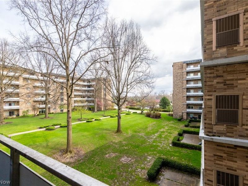 2202 Acacia Park Drive, Unit 2317, Lyndhurst, OH 44124 Photo 16