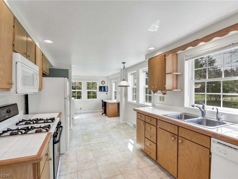 33015 Detroit Road, Avon, OH 44011 Photo 11