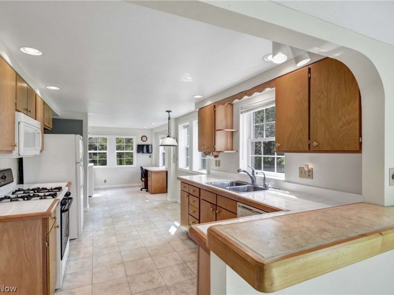 33015 Detroit Road, Avon, OH 44011 Photo 4