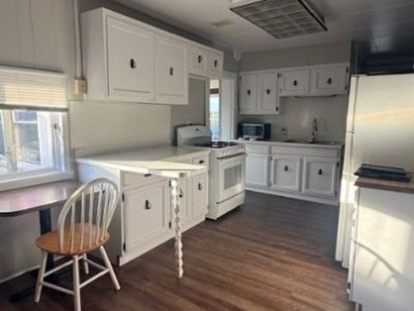 107 W Main Street , Unit B, Wilmot, OH 44689