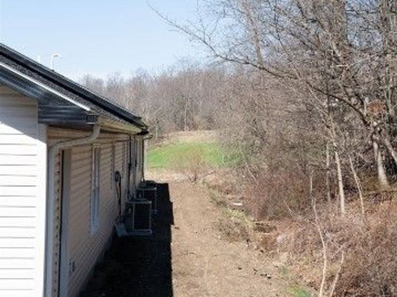 7071 Township Road 466, Unit B, Lakeville, OH 44638 Photo 32