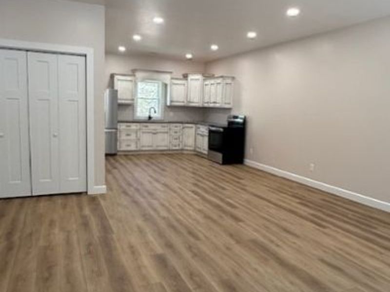 7071 Township Road 466, Unit B, Lakeville, OH 44638 Photo 4