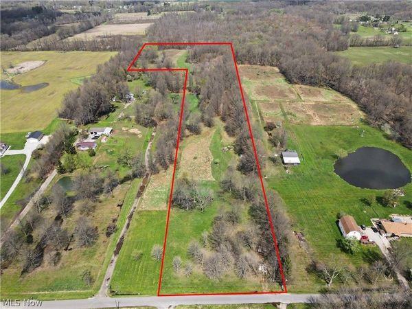 10537 Gilbert Road, Newton Falls, OH 44444