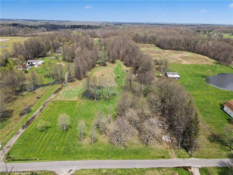 10537 Gilbert Road, Newton Falls, OH 44444 Photo 2
