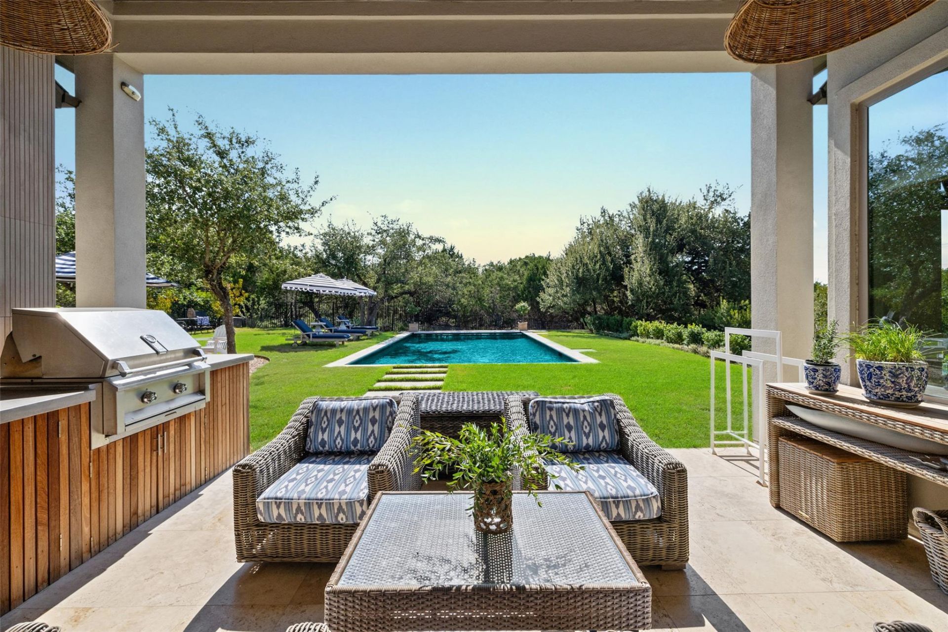 16104 Golden Top Dr, Austin, TX 78738 Main Photo