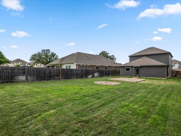 321 Buffalo View LN, Georgetown, TX 78628