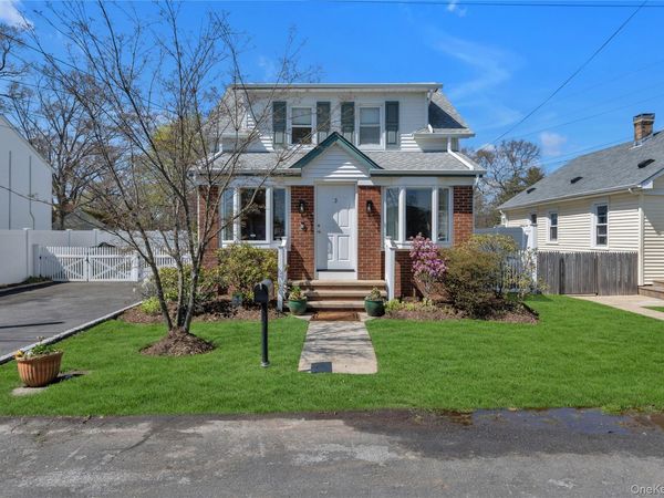 3 William Street , East Northport, NY 11731