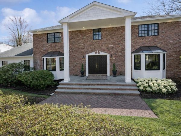 21 Sleepy Lane , Melville, NY 11747