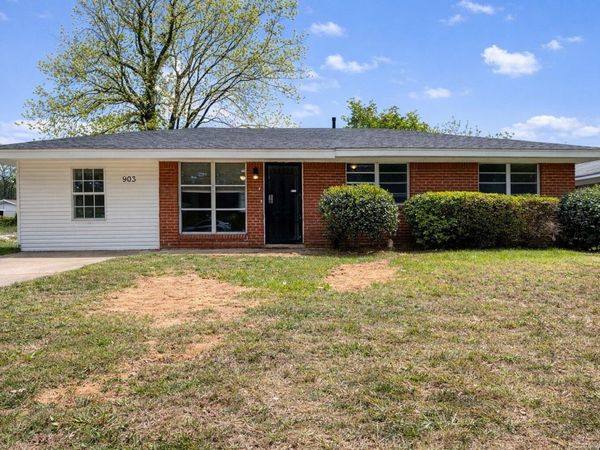 903 Belmont Dr , Pine Bluff, AR 71601