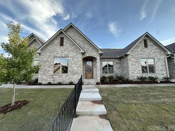 219 Edgewood Circle, Little Rock, AR 72223